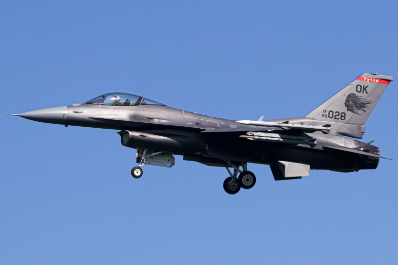 Photo of 89-2028 - USAF - United States Air Force General Dynamics F-16 Fighting Falcon at TUL on AeroXplorer Aviation Database