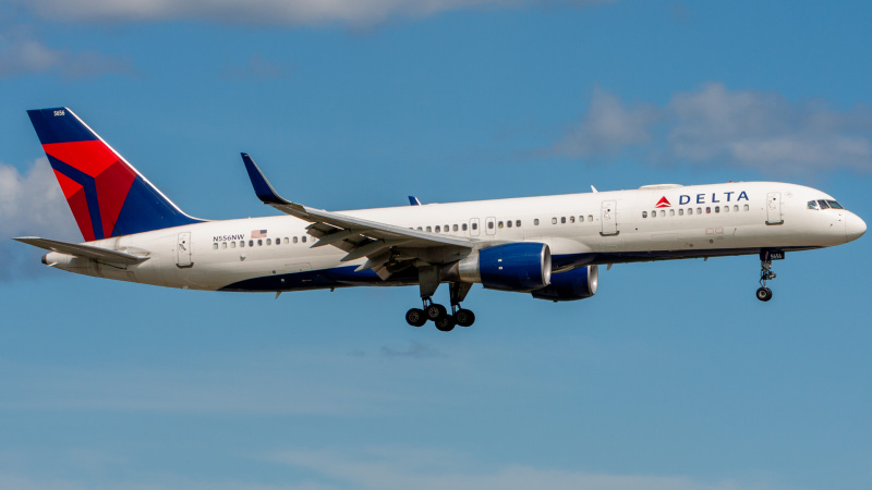 Photo of N556NW - Delta Airlines Boeing 757-200 at MCO on AeroXplorer Aviation Database
