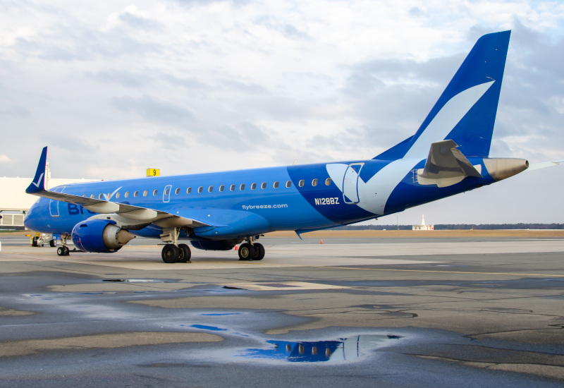 Photo of N128BZ - Breeze Airways Embraer E190 at ACY on AeroXplorer Aviation Database