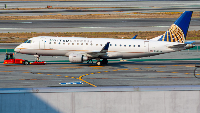 Photo of N165SY - United Airlines Embraer E175 at SFO on AeroXplorer Aviation Database