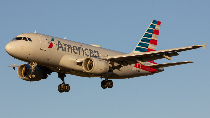 Photo of N754UW - Airbus A319 American Airlines at CMH on AeroXplorer Aviation Database