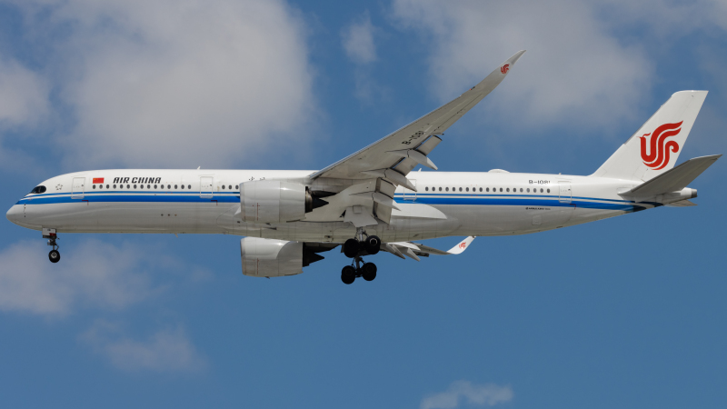 Photo of B-1081 - Air China Airbus A350-900 at SIN on AeroXplorer Aviation Database