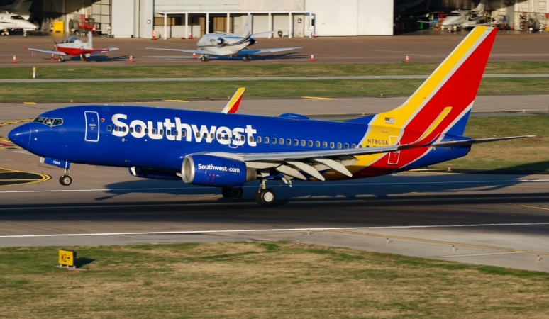 Photo of N7866A - Southwest Airlines Boeing 737-700 at DAL on AeroXplorer Aviation Database