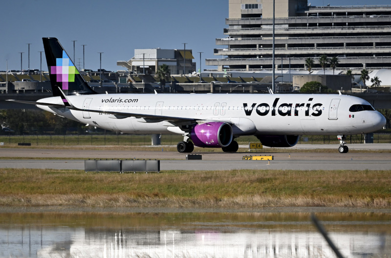 Photo of XA-VSC - Volaris Airbus A321NEO at MCO on AeroXplorer Aviation Database