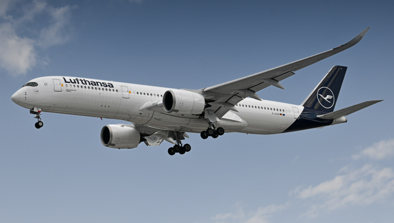 Photo of D-AIXQ - Lufthansa Airbus A350-900 at MEX on AeroXplorer Aviation Database