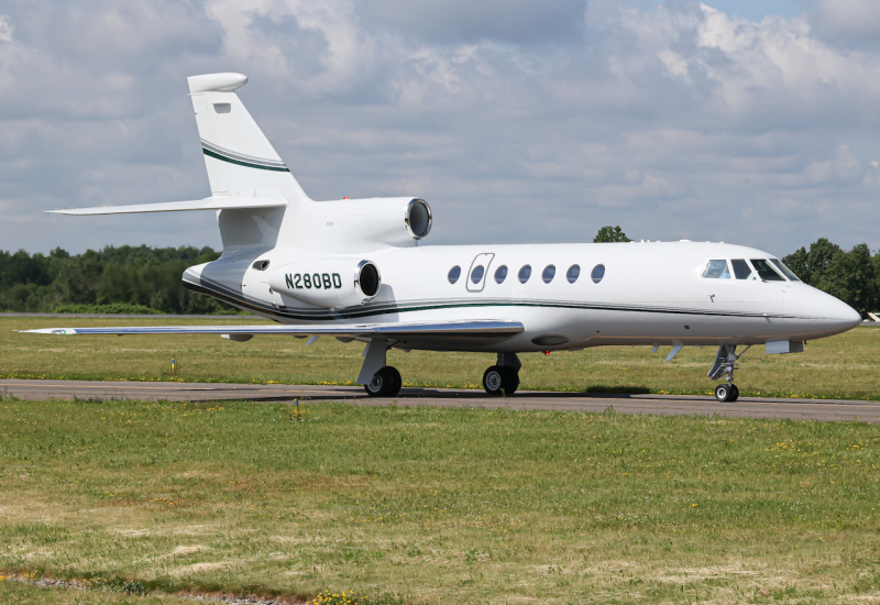 Photo of N280BD - PRIVATE Dassault Falcon 50 at OXC on AeroXplorer Aviation Database
