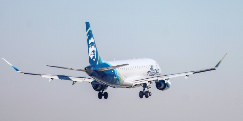 Photo of N187SY - Alaska Airlines  Embraer E175 at SLC on AeroXplorer Aviation Database