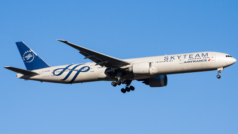 Photo of F-GZNE - Air France Boeing 777-300ER at IAD on AeroXplorer Aviation Database