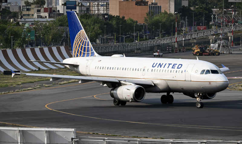 Photo of N840UA - United Airlines Airbus A319 at MEX on AeroXplorer Aviation Database