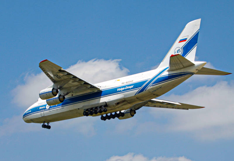 Photo of RA-82043 - Volga-Dnepr Airlines Antonov An-124 at IAH on AeroXplorer Aviation Database
