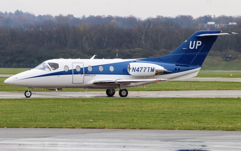Photo of N477TM - Wheels Up Hawker Beechcraft 400XP at LUK on AeroXplorer Aviation Database