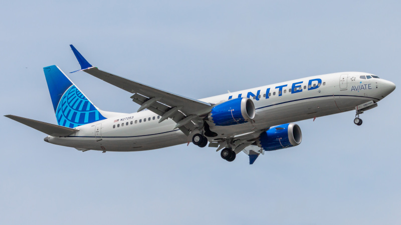 Photo of N27253 - United Airlines Boeing 737 MAX 8 at IAH on AeroXplorer Aviation Database