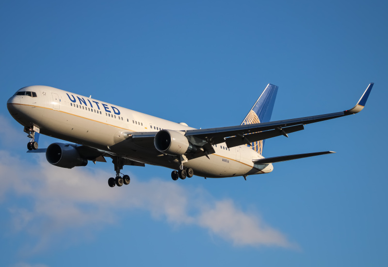 Photo of N685UA - United Airlines Boeing 767-300ER at IAD on AeroXplorer Aviation Database