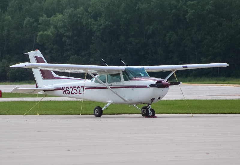 Photo of N62527 - PRIVATE Cessna 172 at GRB on AeroXplorer Aviation Database