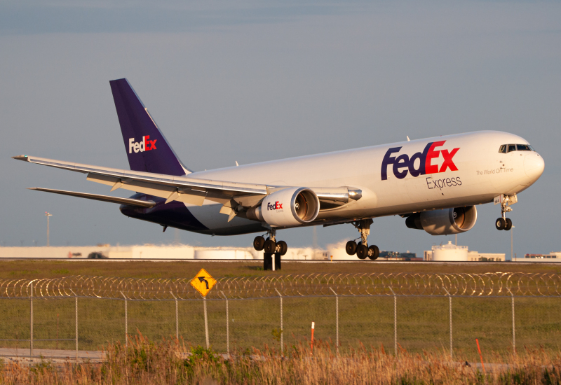 Photo of N164FE - FedEx Boeing 767-300F at ORD on AeroXplorer Aviation Database