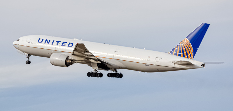 Photo of N211UA - United Airlines Boeing 777-200 at DEN on AeroXplorer Aviation Database