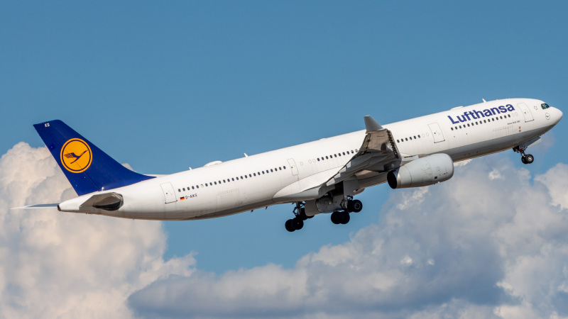 Photo of D-AIKS - Lufthansa Airbus A330-300 at IAH on AeroXplorer Aviation Database