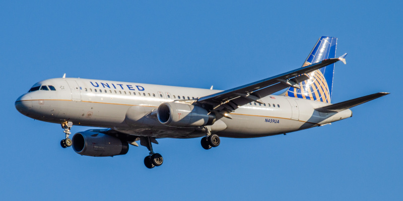 Photo of N459UA - United Airlines Airbus A320 at EWR on AeroXplorer Aviation Database