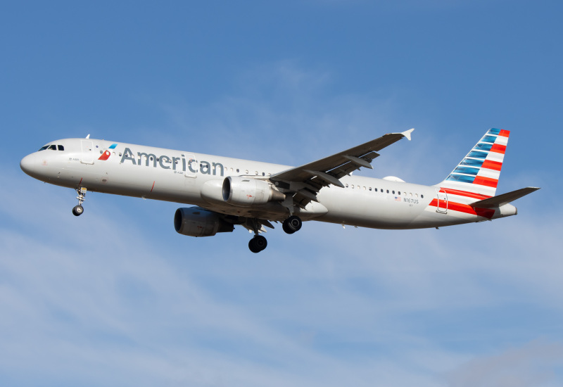 Photo of N167UW - American Airlines Airbus A321-200 at PHL on AeroXplorer Aviation Database