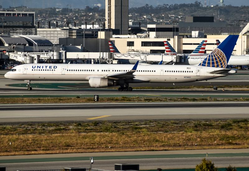 Photo of N75851 - United Airlines Boeing 757-300 at LAX on AeroXplorer Aviation Database