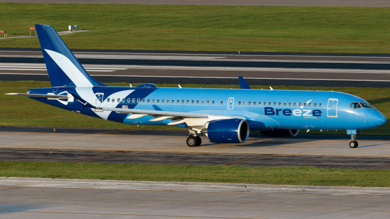 Photo of N218BZ - Breeze Airways Airbus A220-300 at TPA on AeroXplorer Aviation Database