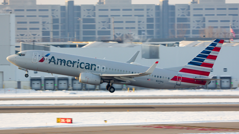 Photo of N317PG - American Airlines Boeing 737-800 at CMH on AeroXplorer Aviation Database