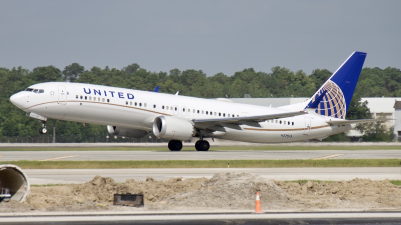 Photo of N37513 - United Airlines Boeing 737 MAX 9 at IAH on AeroXplorer Aviation Database