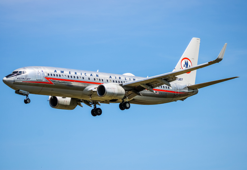 Photo of N905NN - American Airlines Boeing 737-800 at BWI on AeroXplorer Aviation Database