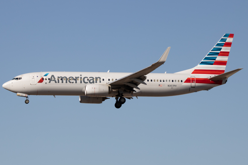 Photo of N357PV - American Airlines Boeing 737-800 at PHX on AeroXplorer Aviation Database