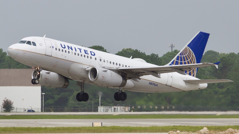 Photo of N819UA - United Airlines Airbus A319 at IAH on AeroXplorer Aviation Database