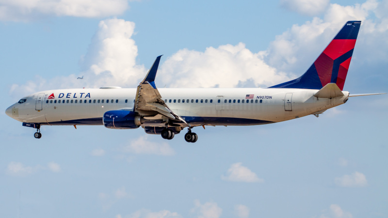Photo of N907DN - Delta Airlines Boeing 737-900ER at IAH on AeroXplorer Aviation Database