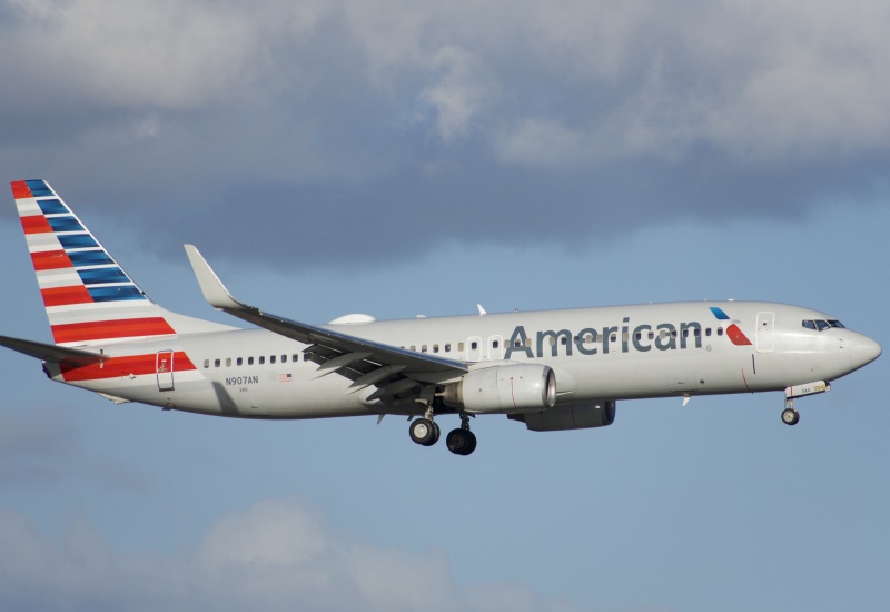 Photo of N907AN - American Airlines Boeing 737-800 at MCO on AeroXplorer Aviation Database