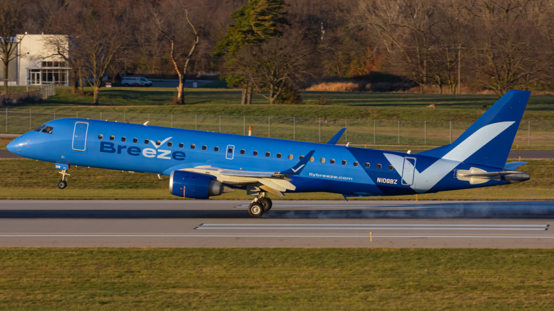 Photo of N108BZ - Breeze Airways Embraer E190 at CMH on AeroXplorer Aviation Database