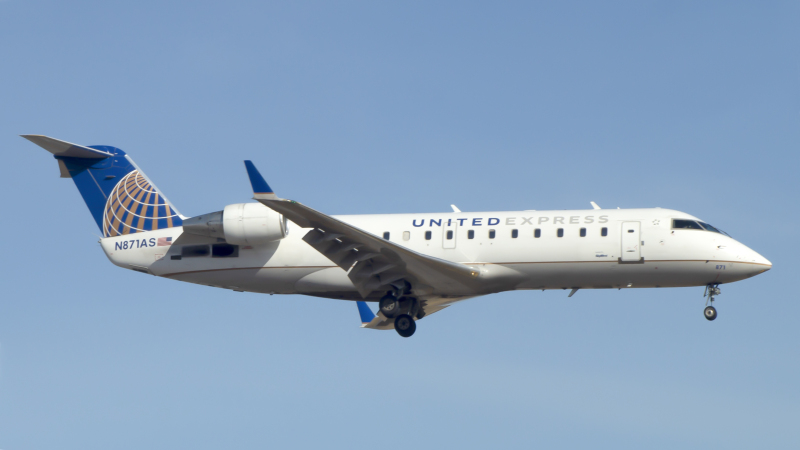 Photo of N871AS - United Express (Skywest) Mitsubishi CRJ-200 at MKE on AeroXplorer Aviation Database