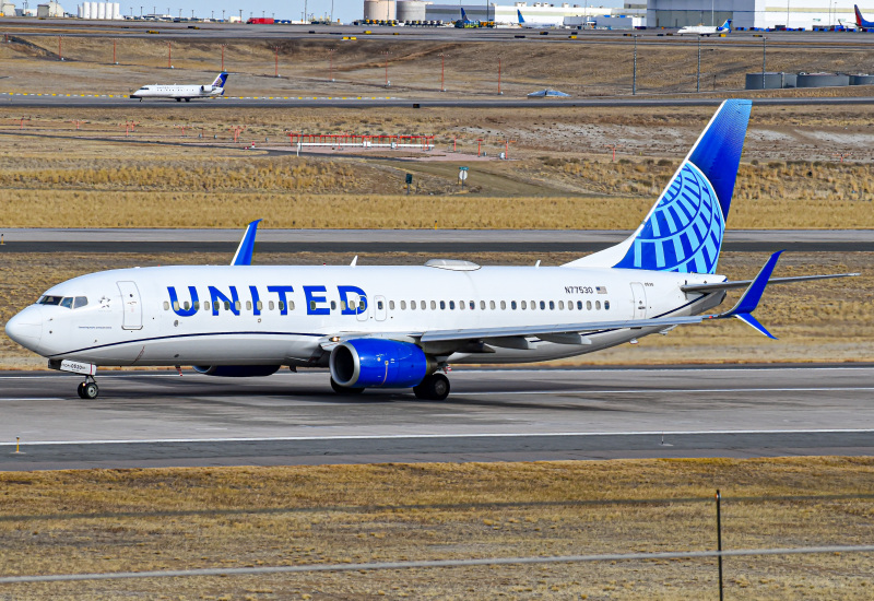 Photo of N77530 - United Airlines Boeing 737-800 at DEN on AeroXplorer Aviation Database