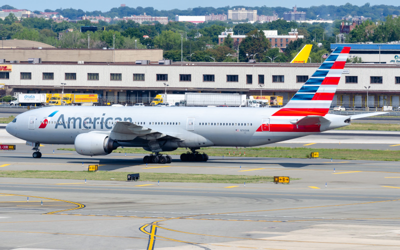 Photo of N760AN - American Airlines Boeing 777-200ER at JFK on AeroXplorer Aviation Database