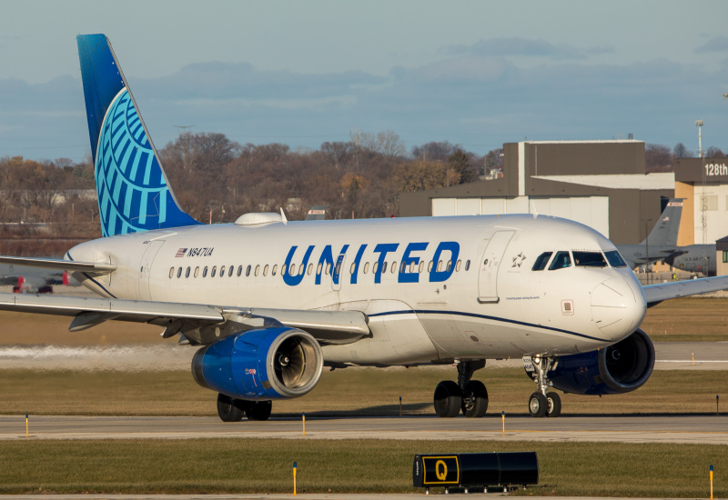 Photo of N847UA - United Airlines  Airbus A319 at MKE on AeroXplorer Aviation Database