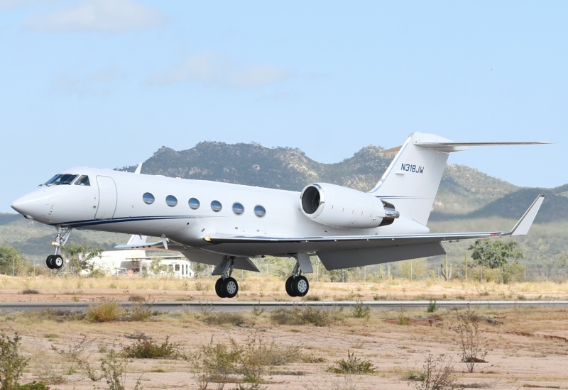 Photo of N318JW - PRIVATE Gulfstream IV at CSL on AeroXplorer Aviation Database