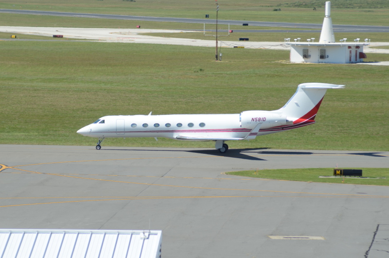 Photo of N581D - PRIVATE Gulfstream G550 at ACY on AeroXplorer Aviation Database