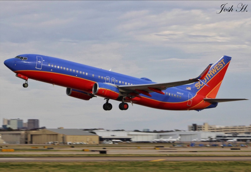Photo of N8611F - Southwest Airlines Boeing 737-800 at DAL on AeroXplorer Aviation Database