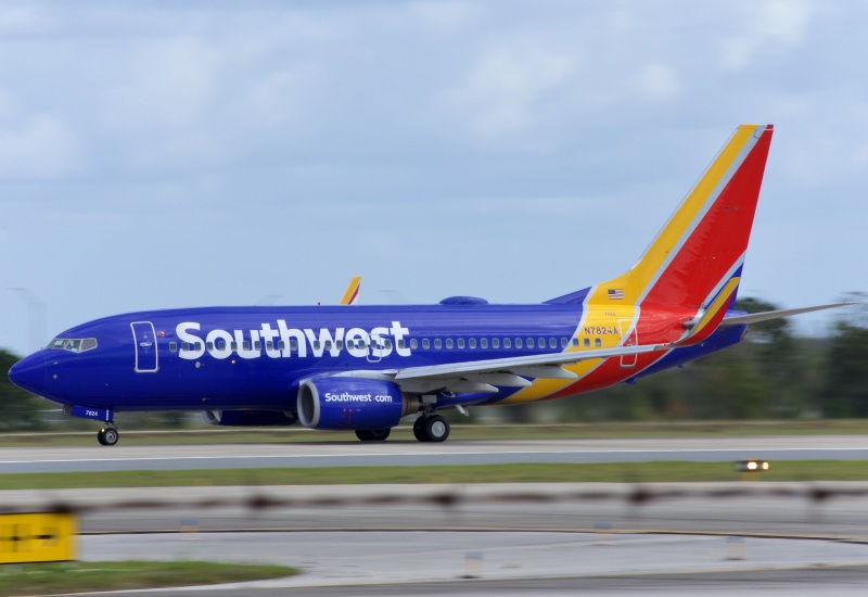 Photo of N7824A - Southwest Airlines Boeing 737-700 at MCO on AeroXplorer Aviation Database