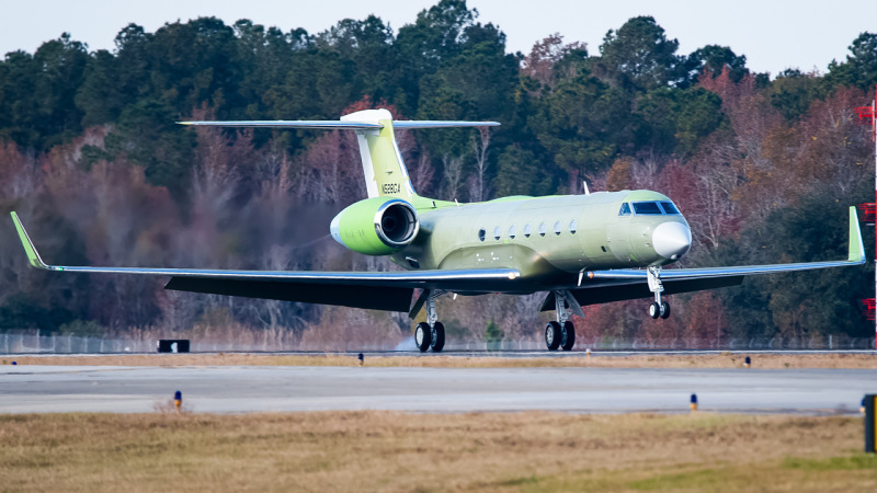 Photo of N528GA  - Gulfstream Aerospace Gulfstream G550 at SAV on AeroXplorer Aviation Database
