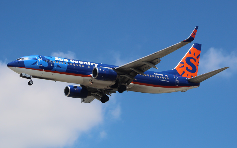 Photo of N805SY - Sun Country Airlines Boeing 737-800 at EWR on AeroXplorer Aviation Database