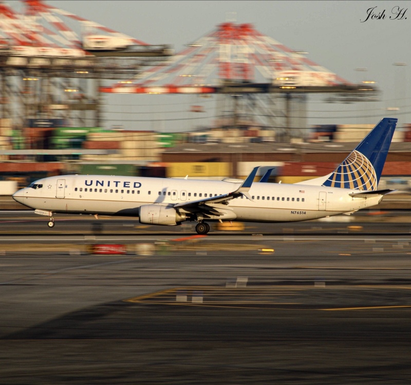 Photo of N76514 - United Airlines Boeing 737-800 at EWR on AeroXplorer Aviation Database