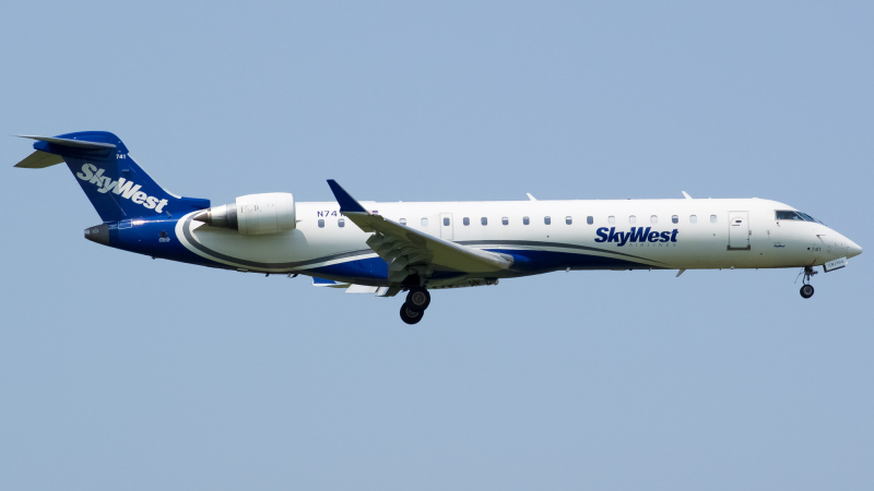 Photo of N741SK - SkyWest Airlines Mitsubishi CRJ-700 at ORD on AeroXplorer Aviation Database