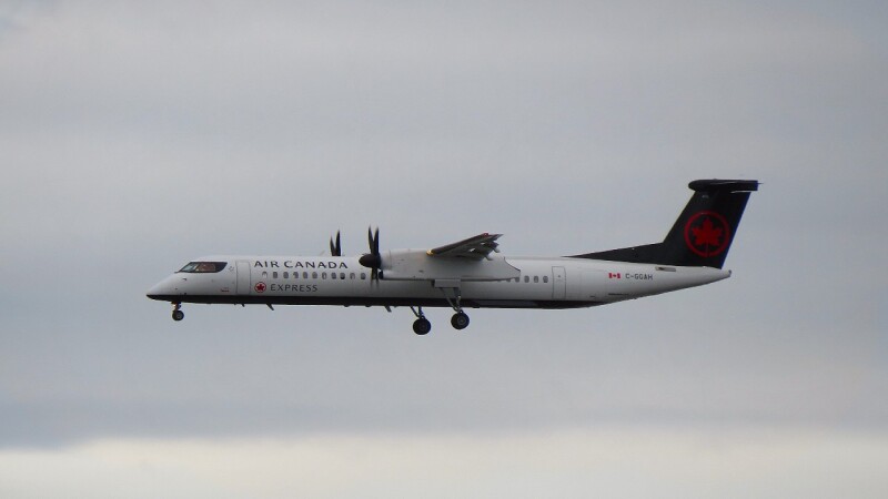 Photo of C-GGAH - Air Canada Express De Havilland DHC-8 at KSEA on AeroXplorer Aviation Database
