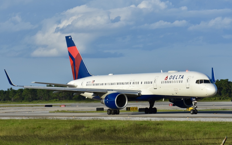 Photo of N67171 - Delta Airlines Boeing 757-200 at MCO on AeroXplorer Aviation Database