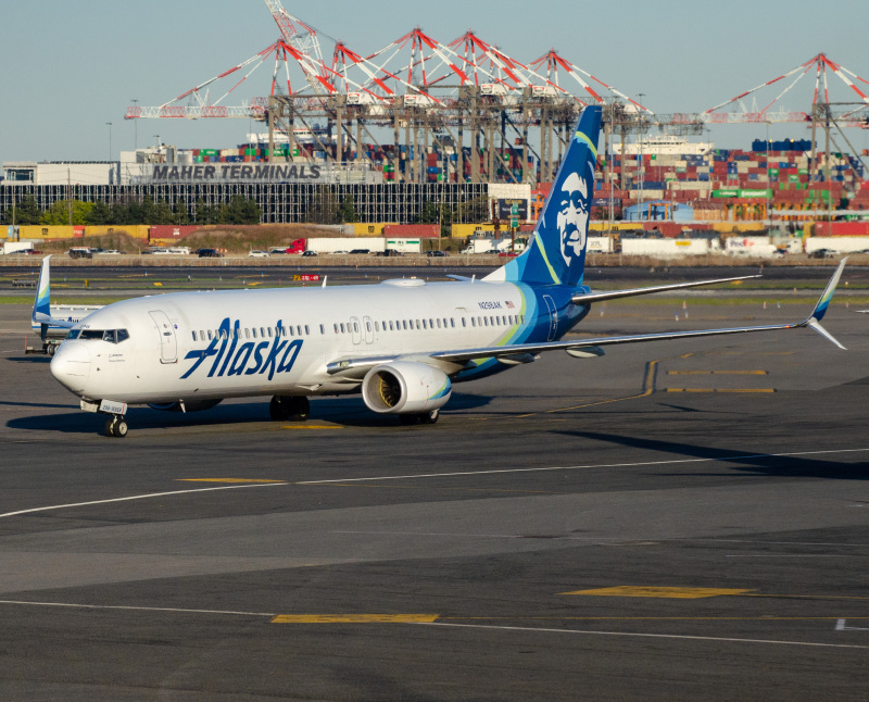Photo of N298AK - Alaska Airlines Boeing 737-900ER at EWR on AeroXplorer Aviation Database