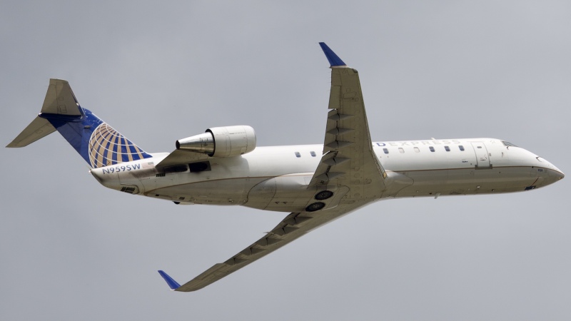 Photo of N959SW - United Express Mitsubishi CRJ-200 at IAH on AeroXplorer Aviation Database
