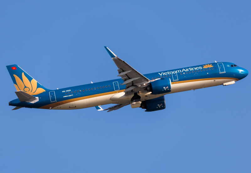 Photo of VN-A621 - Vietnam Airlines Airbus A321NEO at HKG on AeroXplorer Aviation Database